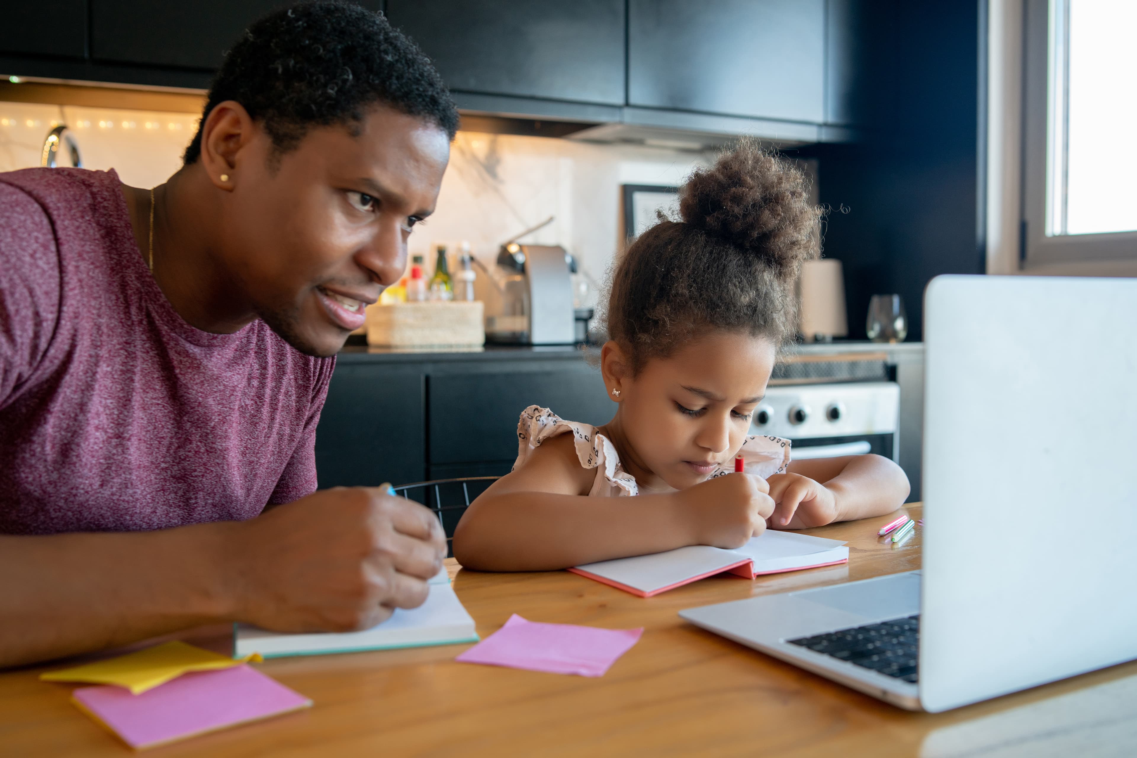 Illustration encouragez l'éducation numérique et donnez à vos enfants les meilleures chances de réussite !